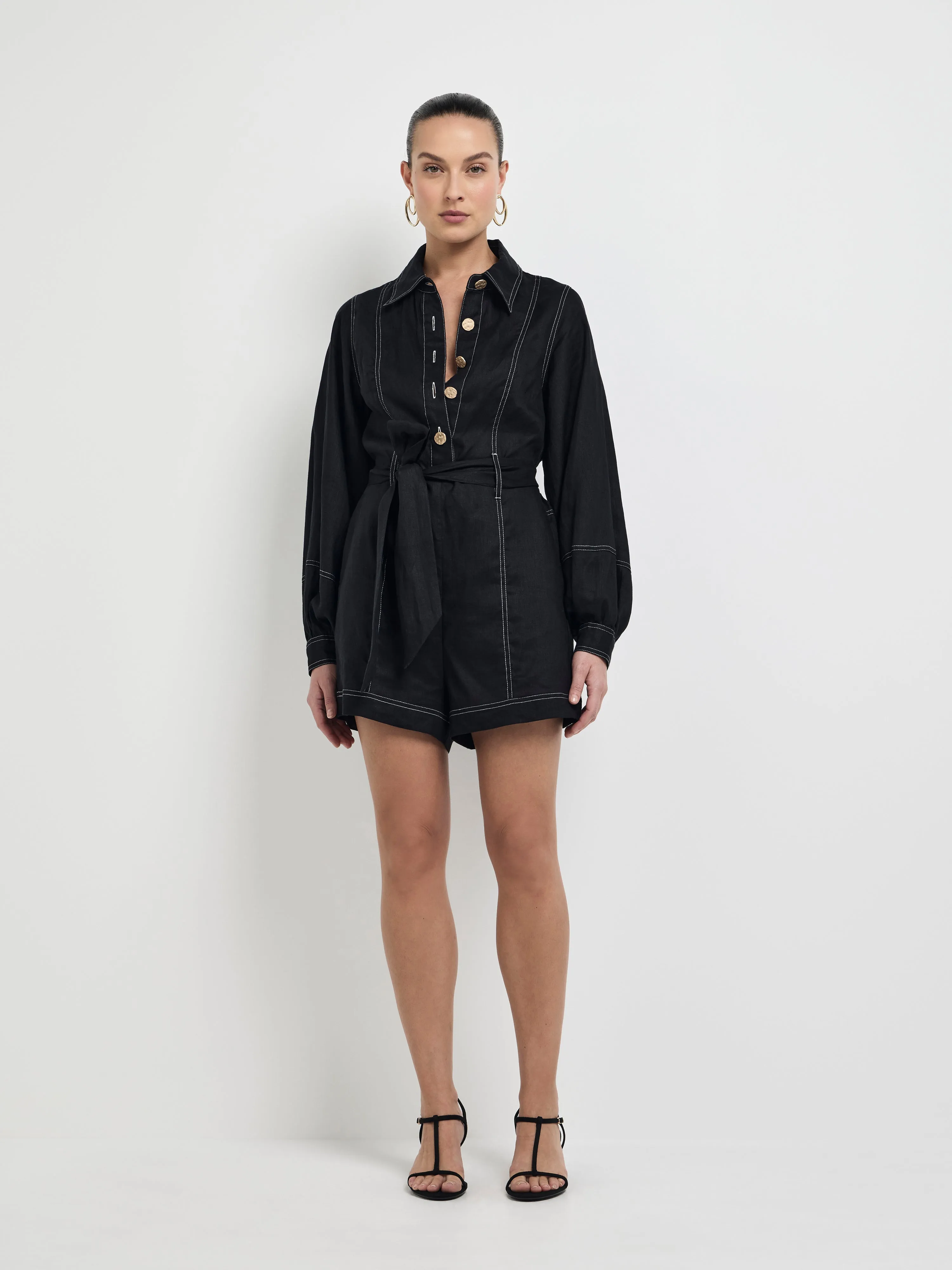 Anna Playsuit linen warna hitam eksklusif koleksi terbaru dari Joy368
