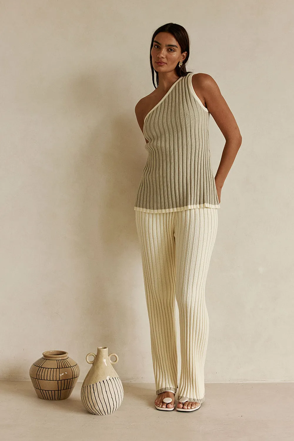 Celana wanita Aylani Pants Cream high waisted bahan ribbed cotton dari Joy368