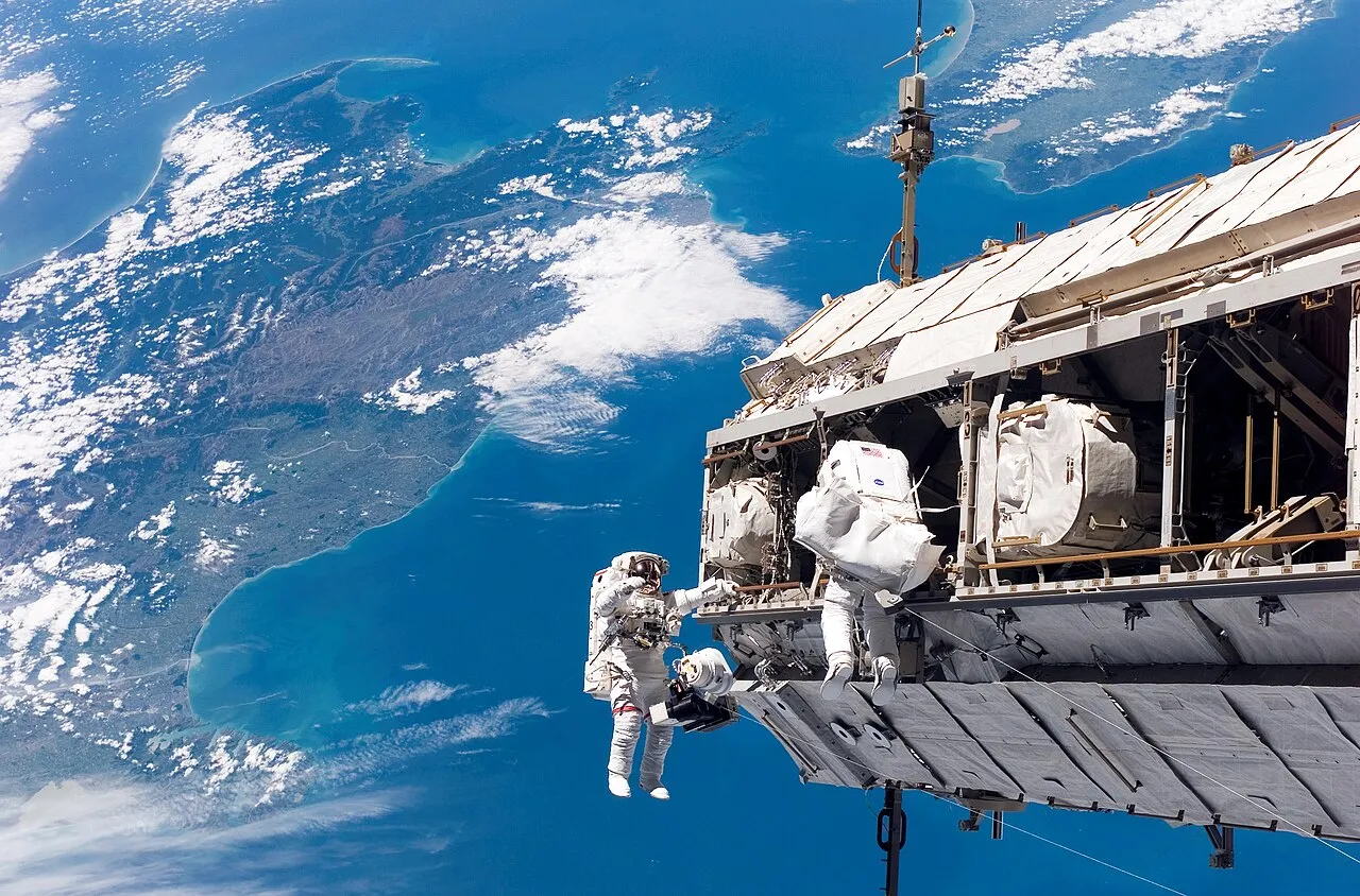 Dampak Mengerikan Gravitasi Mikro pada Tubuh Manusia di Luar Angkasa