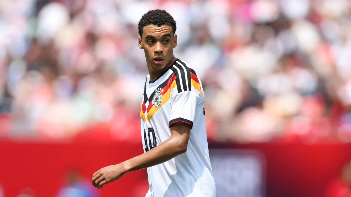 Jamal Musiala kolaps di lapangan saat laga uji coba Bayern Munich