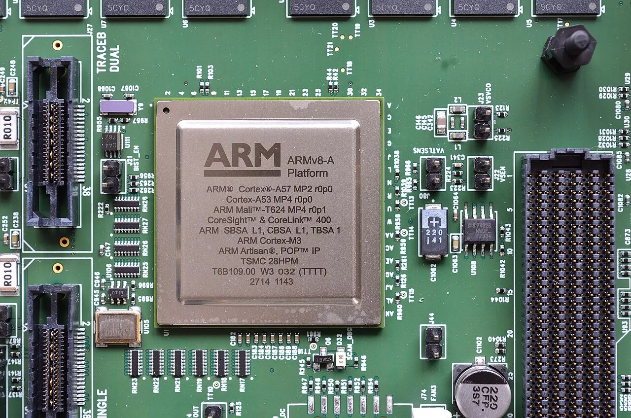 Ilustrasi arsitektur prosesor ARM big.LITTLE untuk efisiensi daya perangkat