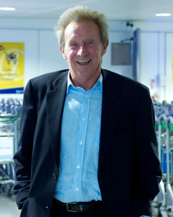 Legenda sepak bola Skotlandia Denis Law saat membela klub
