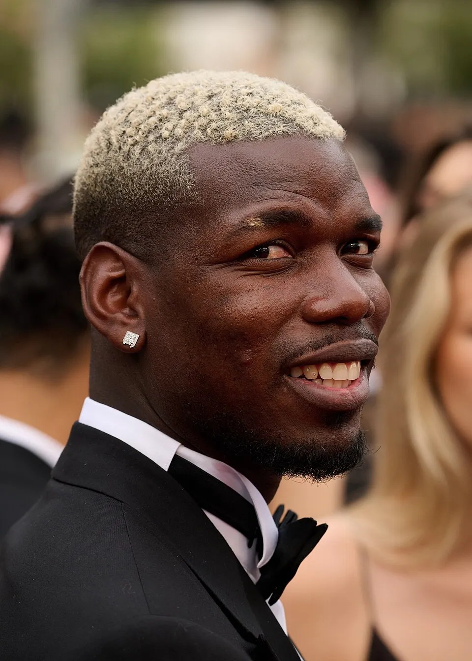Pemain sepak bola profesional Prancis Paul Pogba di lapangan