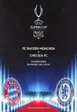 Trofi 2013 UEFA Super Cup yang diperebutkan di Fortuna Arena Praha
