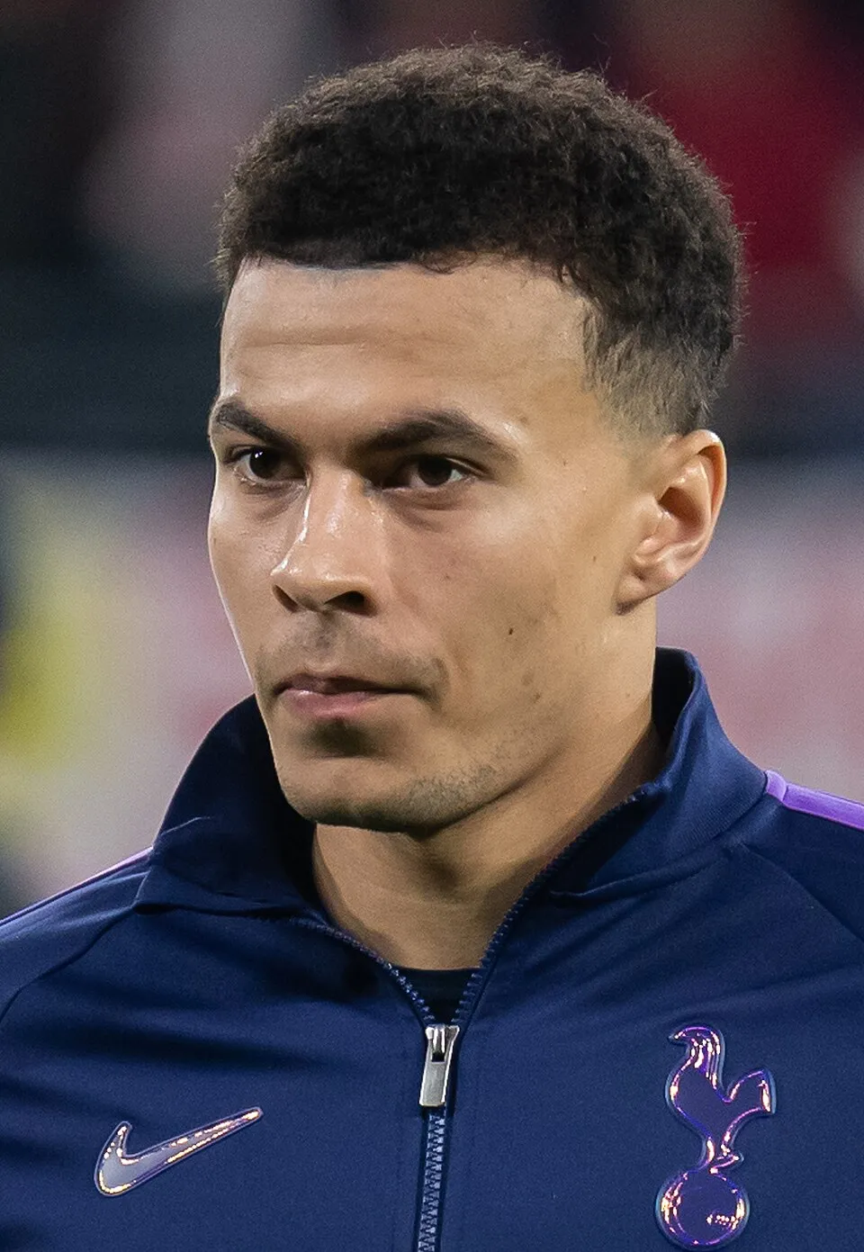 Pemain tengah Dele Alli saat mengenakan jersey dalam pertandingan