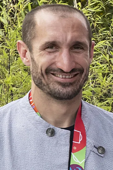 Giorgio Chiellini merayakan kemenangan bersama Timnas Italia di lapangan