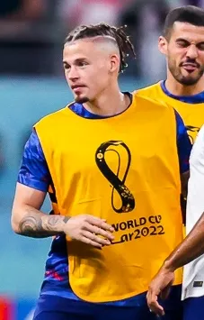 Gelandang Kalvin Phillips saat beraksi di lapangan hijau