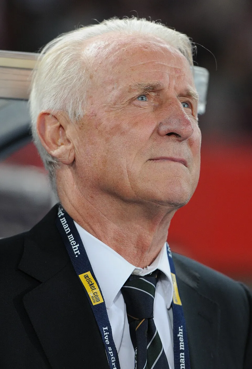 Pelatih legendaris Italia Giovanni Trapattoni saat memimpin pinggir lapangan