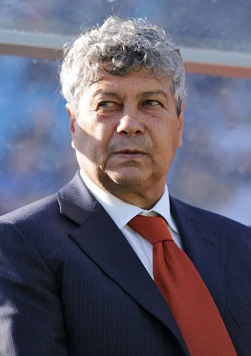 Profil Mircea Lucescu pelatih legendaris sepak bola Rumania