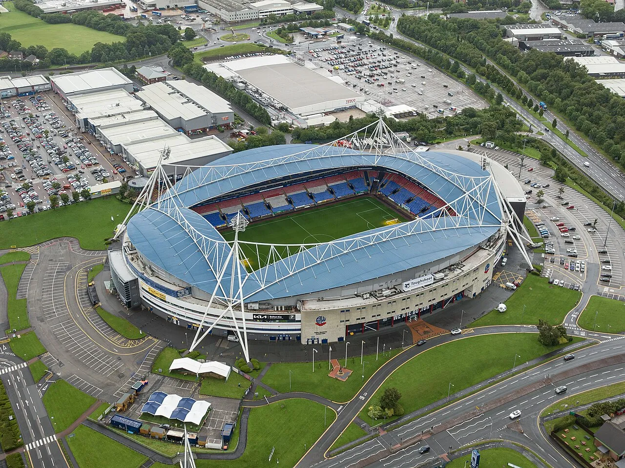 Toughsheet Community Stadium kandang Bolton Wanderers di Greater Manchester