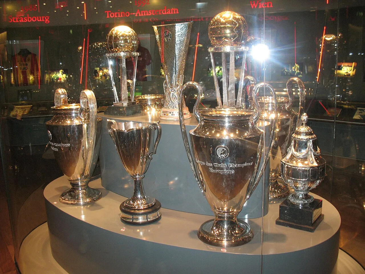 Pemain Real Madrid merayakan kemenangan trofi Liga Champions UEFA