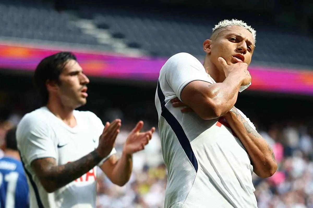 Richarlison berpotensi kembali ke Everton sementara Tottenham mengejar Gakpo