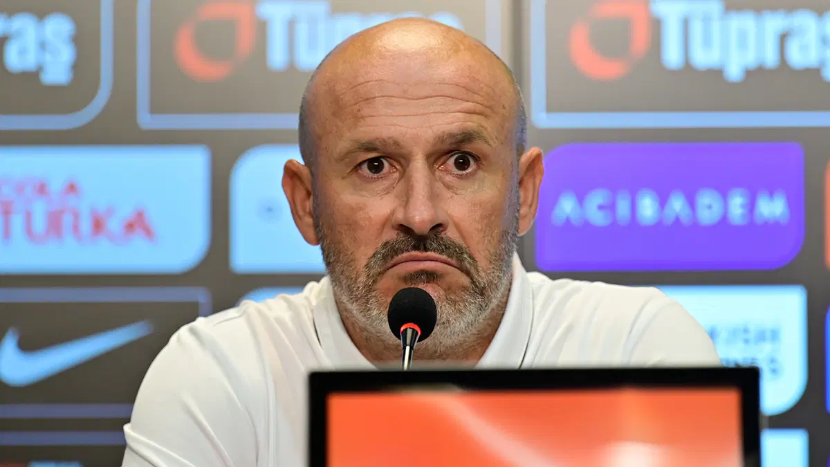 Vincenzo Italiano coret enam pemain Beşiktaş dalam perombakan bursa transfer