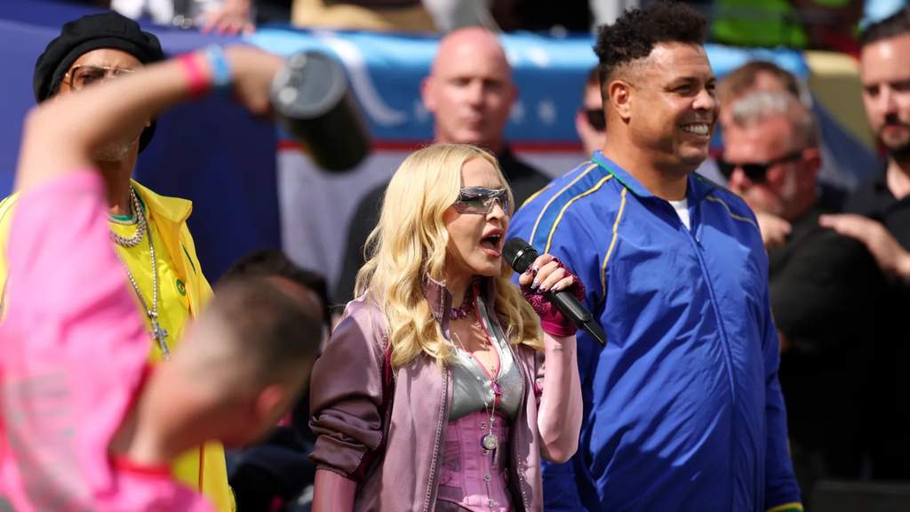 Madonna dan Donald Trump dalam kompilasi foto terpisah terkait rumor kehadiran mereka di babak final Piala Dunia 2026.