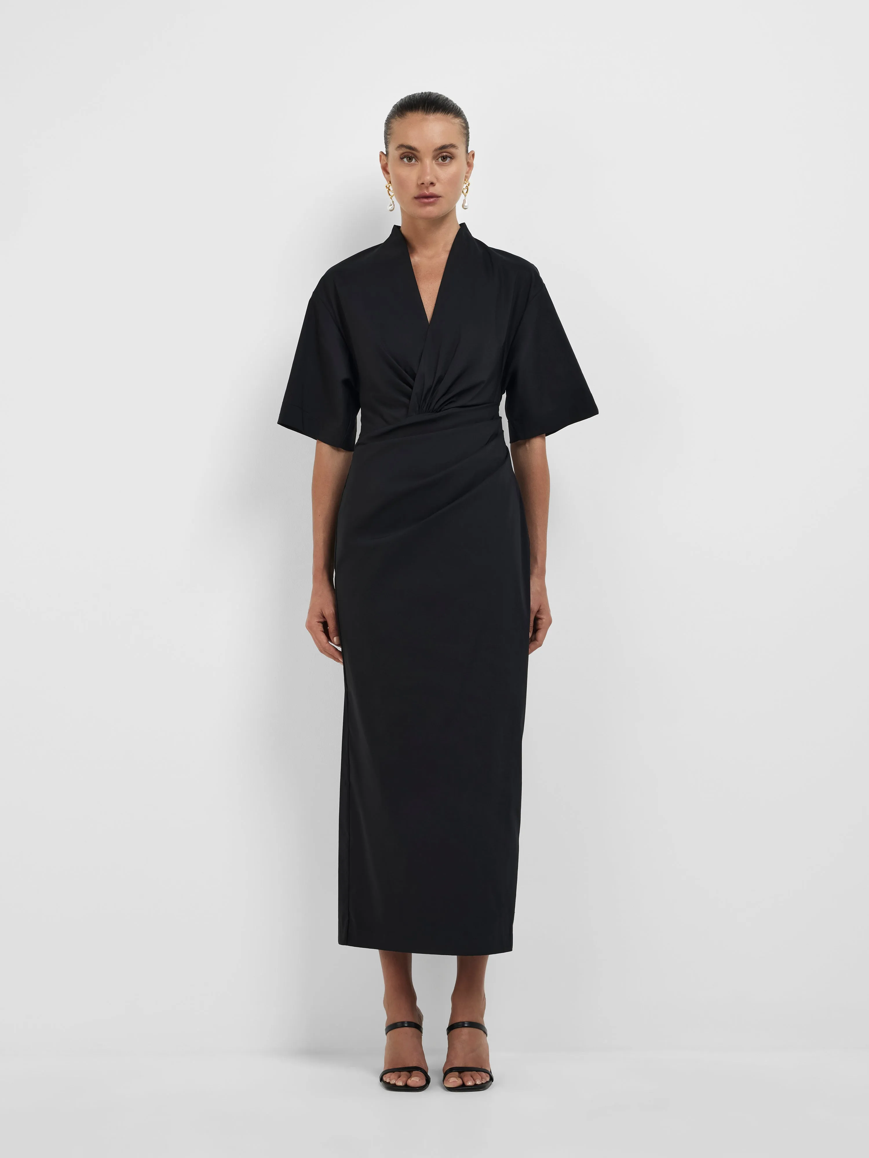 Tara Shirt Dress warna hitam bahan stretch linen koleksi eksklusif Joy368